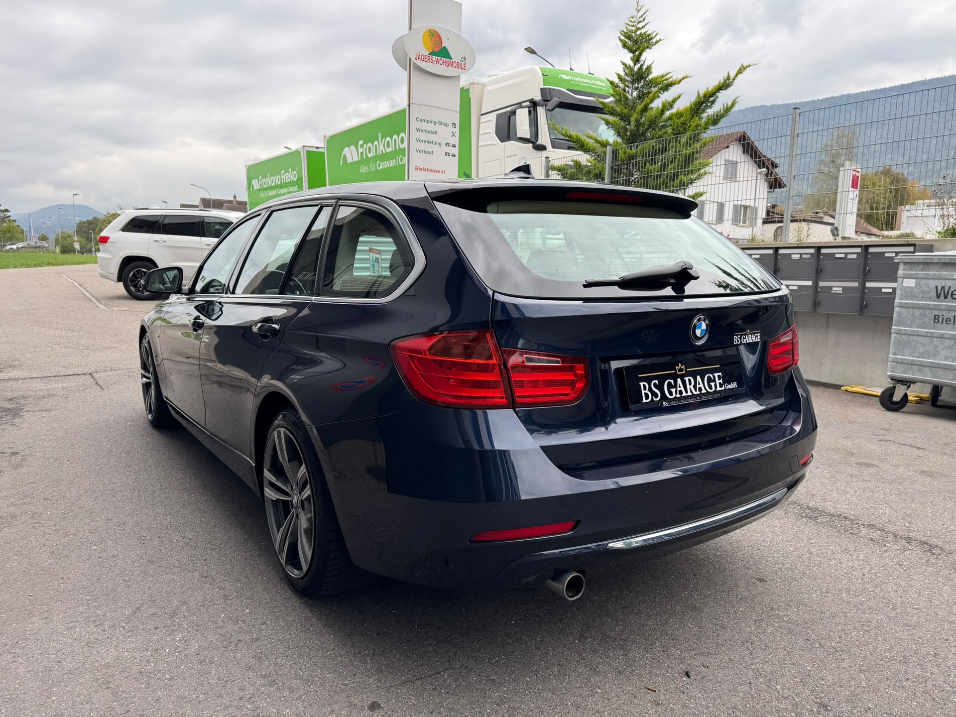 BMW 320d Touring Luxury Line Steptronic-image-5