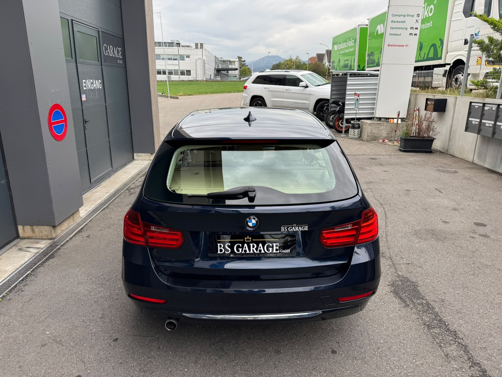 BMW 320d Touring Luxury Line Steptronic-image-6