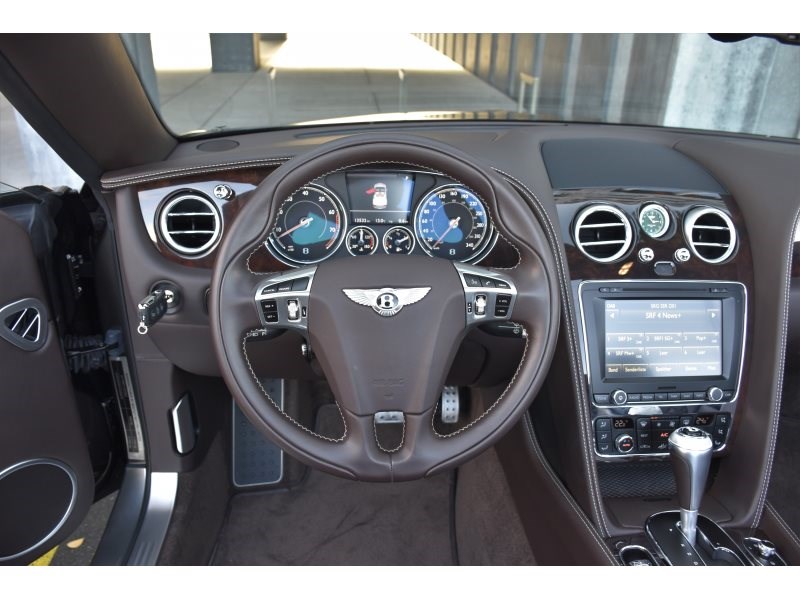 BENTLEY Continental GTC 4.0 V8- im neuwertigen Zustand!-image-12