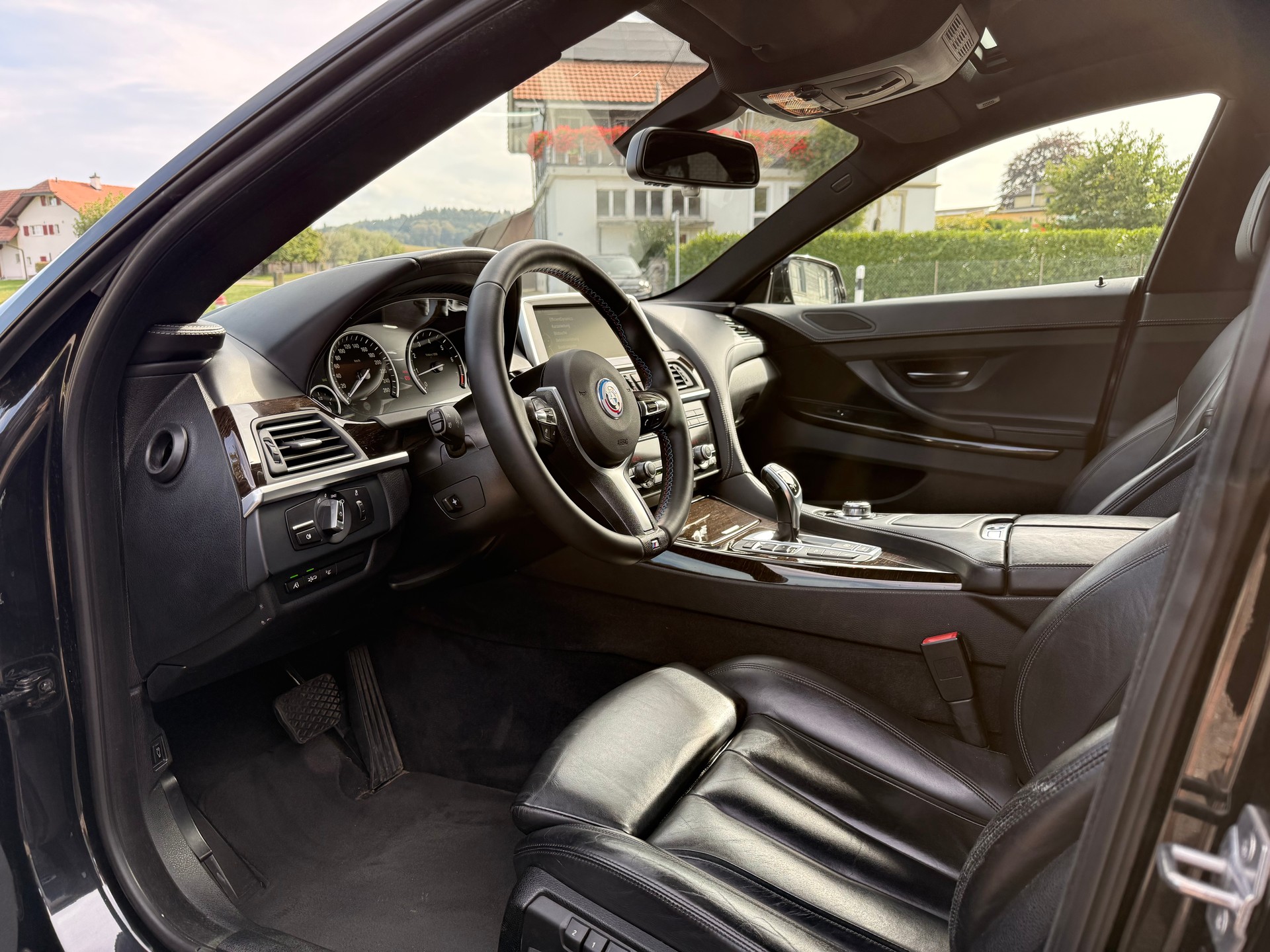 BMW 650i Gran Coupé xDrive / Frisch ab MFK & Service / 12 MT Garantie-image-23