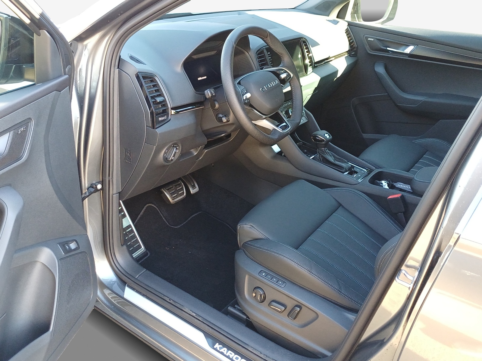 SKODA Karoq 2.0 TSI SportLine 4x4 DSG-image-7