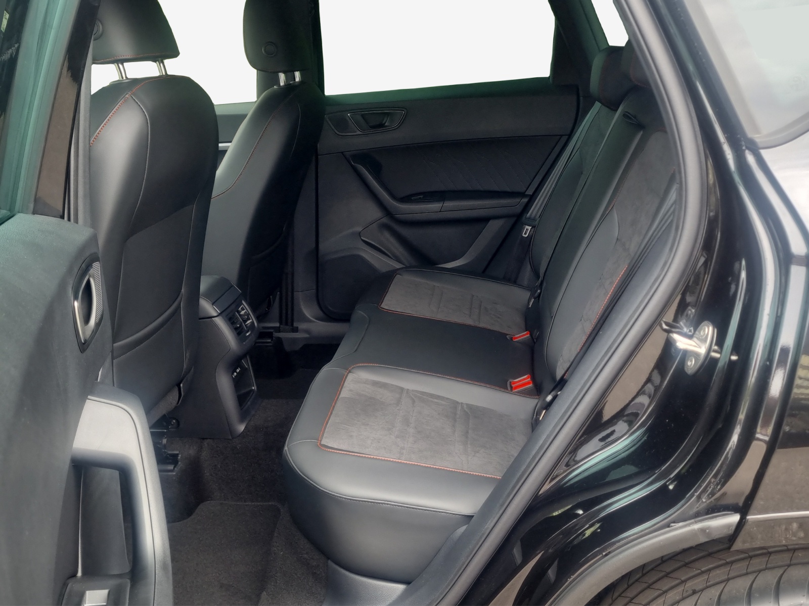 SEAT Ateca 2.0 TSI Hola FR 4Drive DSG-image-8