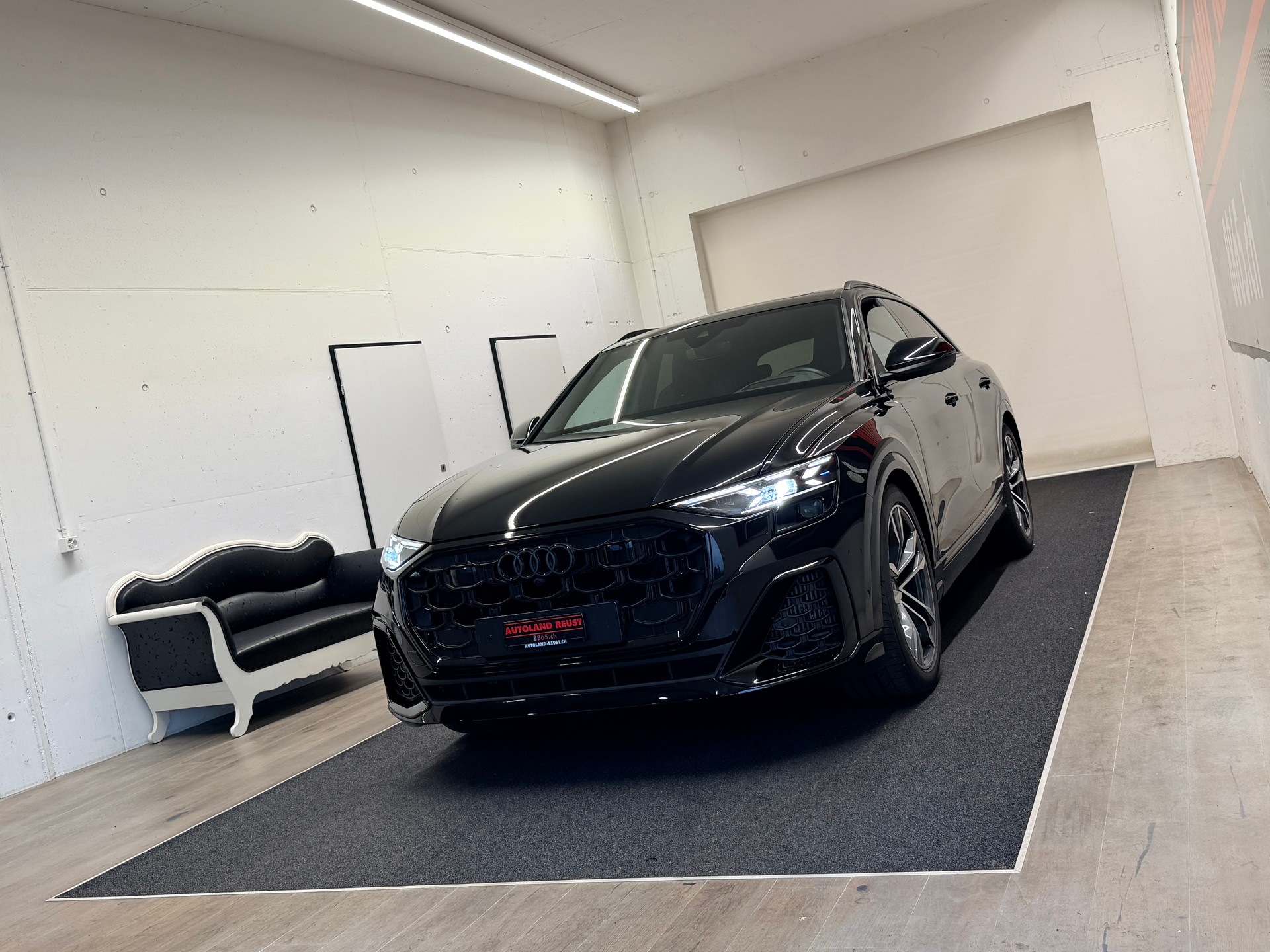 AUDI SQ8 SUV TFSI quattro tiptronic-showroom-element-2