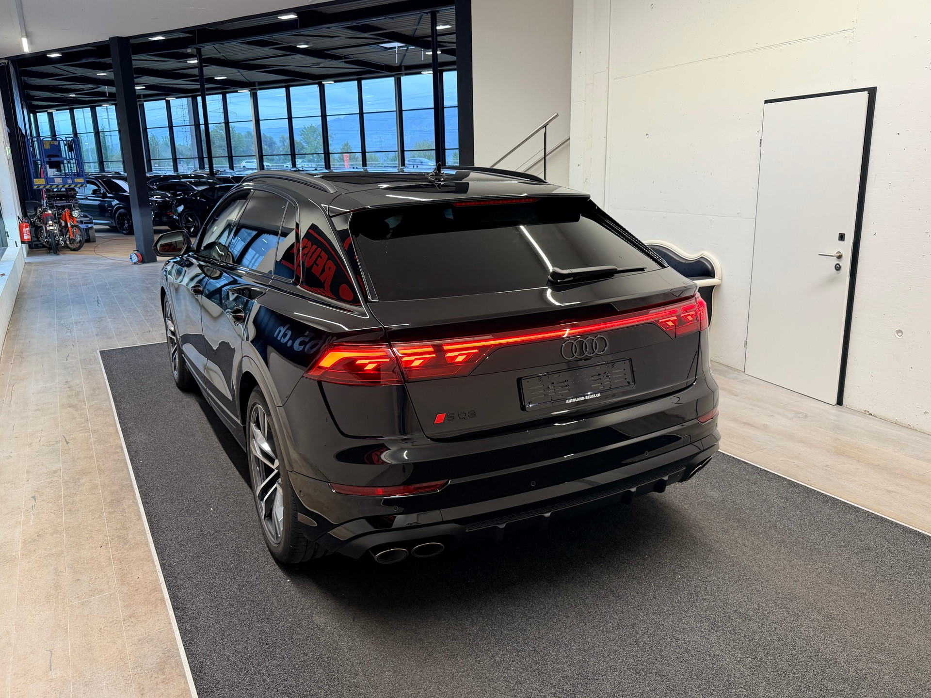 AUDI SQ8 SUV TFSI quattro tiptronic-image-8