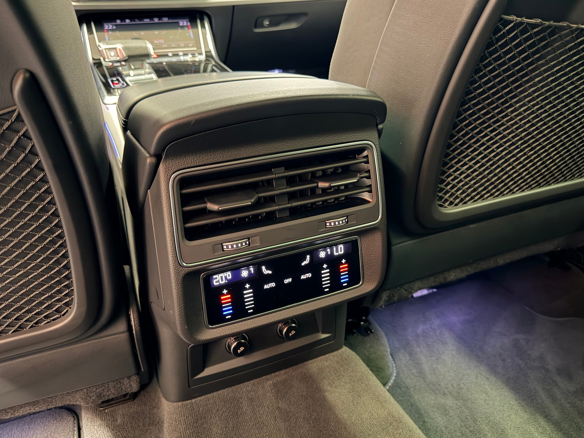 AUDI SQ8 SUV TFSI quattro tiptronic-image-19