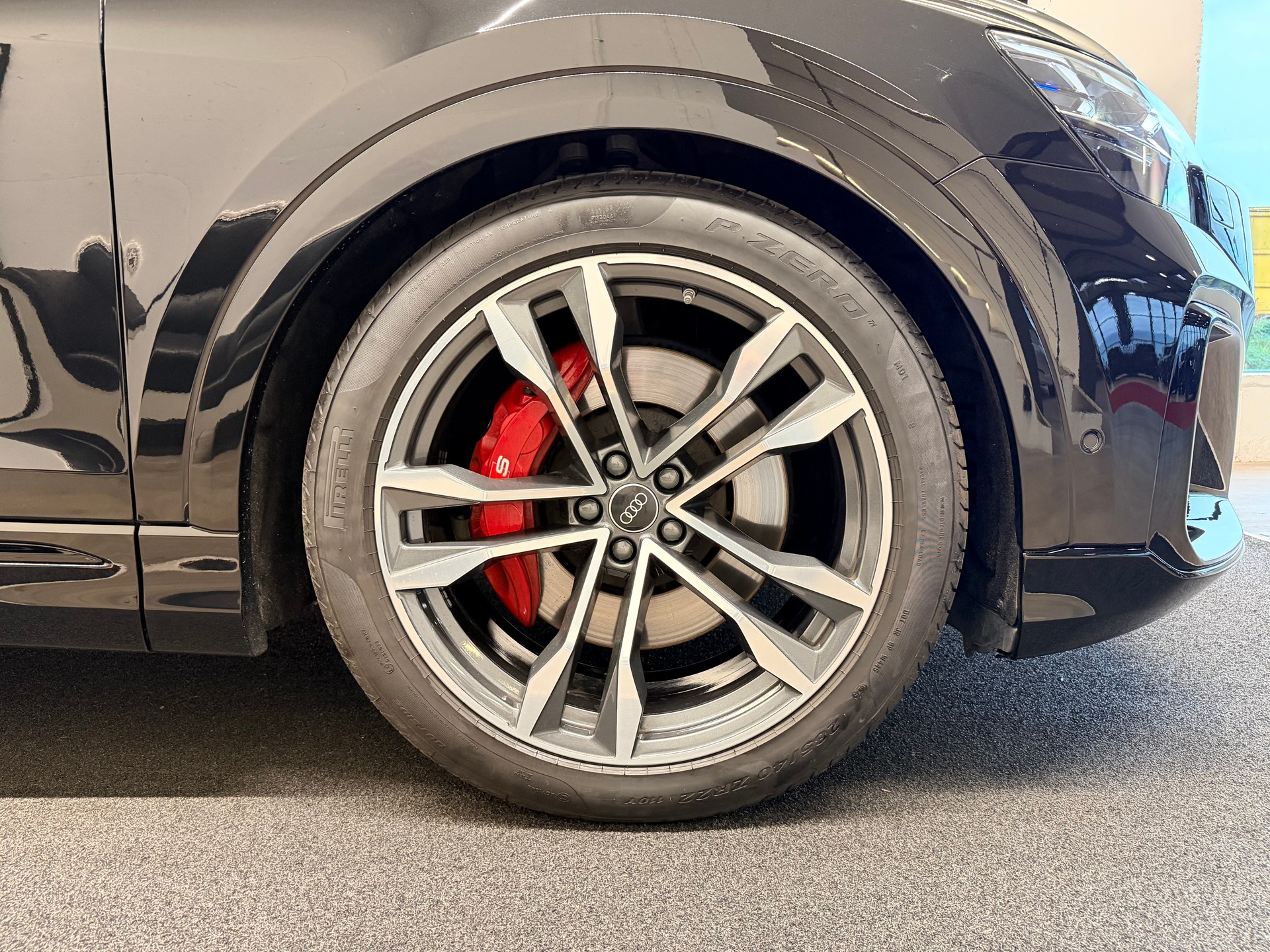 AUDI SQ8 SUV TFSI quattro tiptronic-image-5