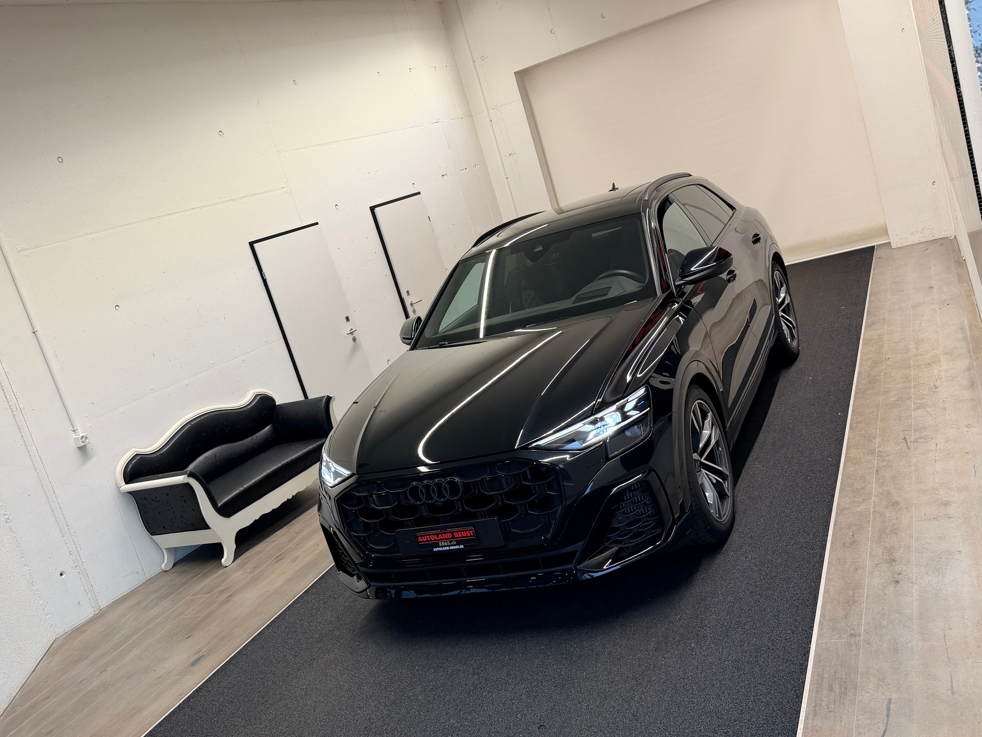 AUDI SQ8 SUV TFSI quattro tiptronic-showroom-element-3