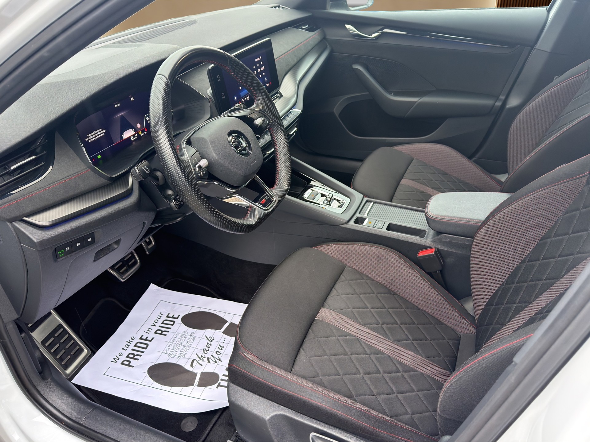 SKODA Octavia Combi 2.0 TDI DSG RS 4x4 ** Anhängerkupplung 2000 kg **-image-10