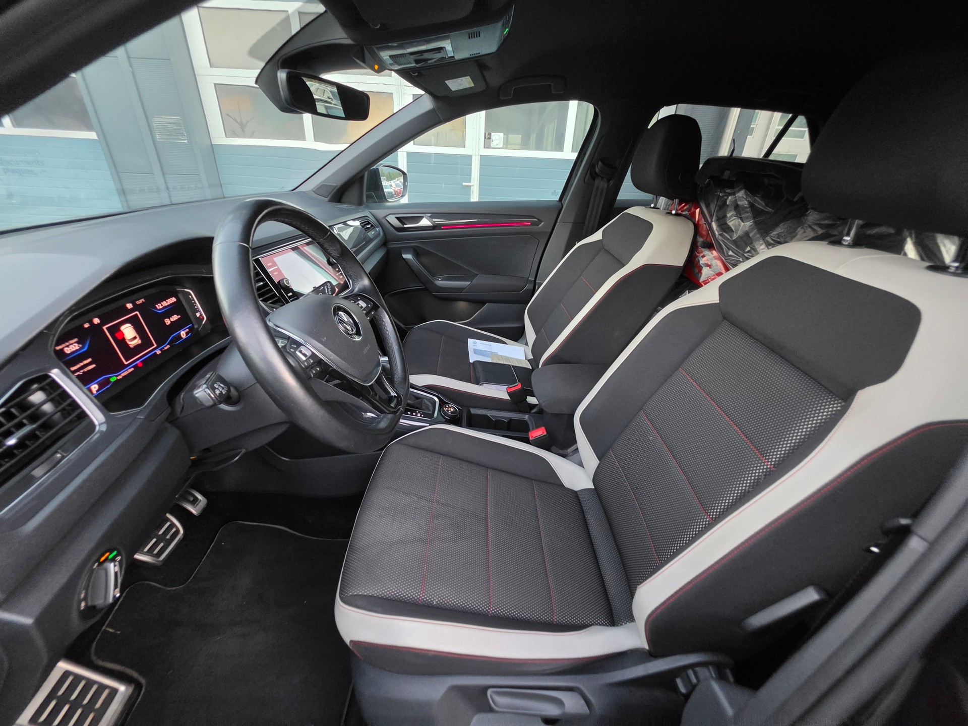 VW T-Roc 2.0 TDI SCR Sport DSG 4Motion-image-8