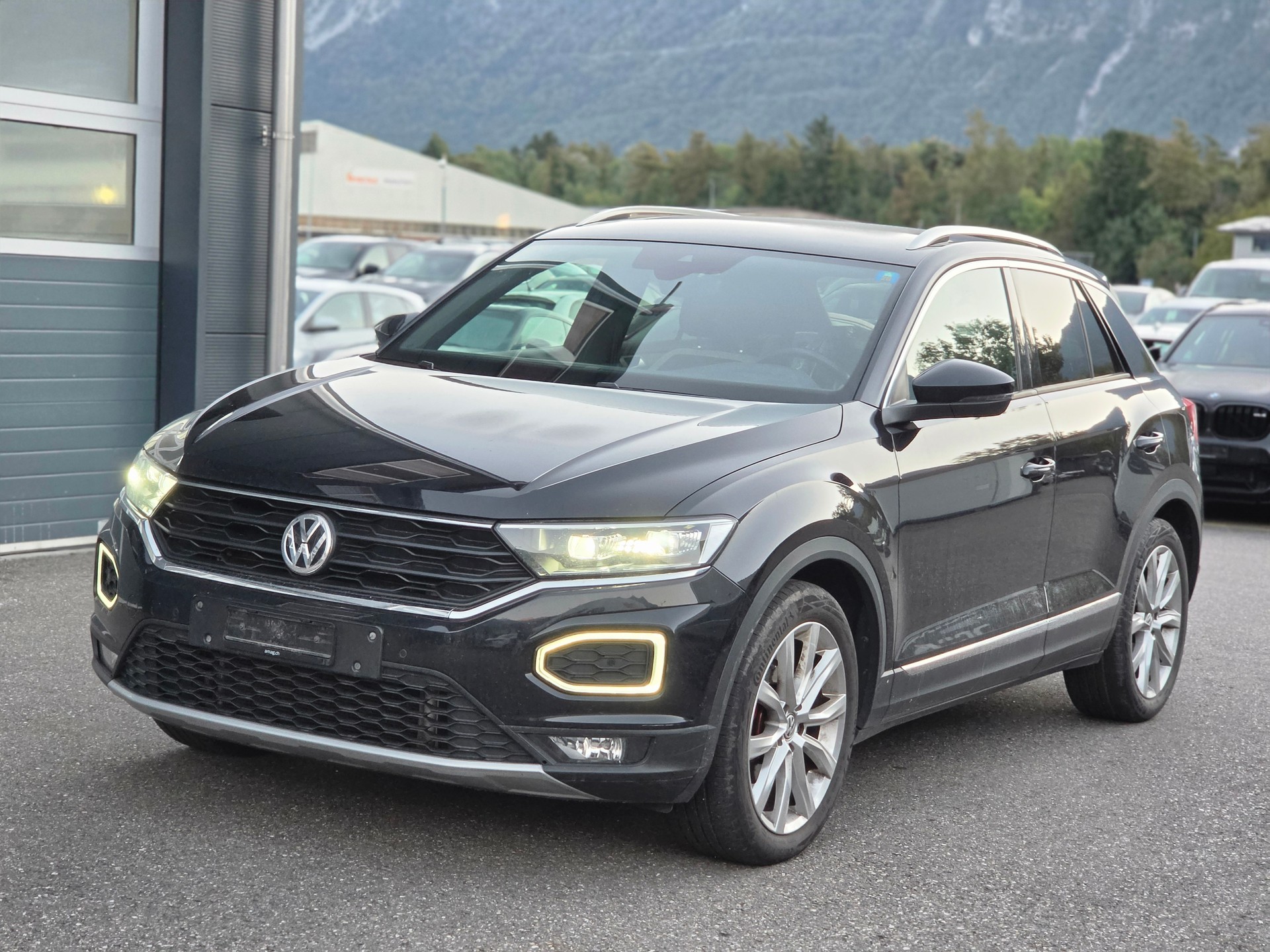 VW T-Roc 2.0 TDI SCR Sport DSG 4Motion-image-2