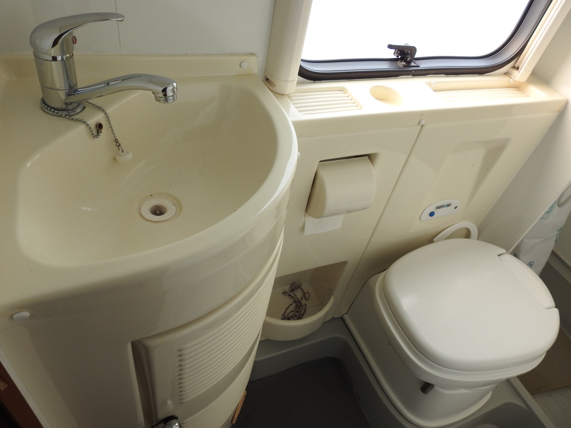 FORD Blucamp Sky 20-image-24