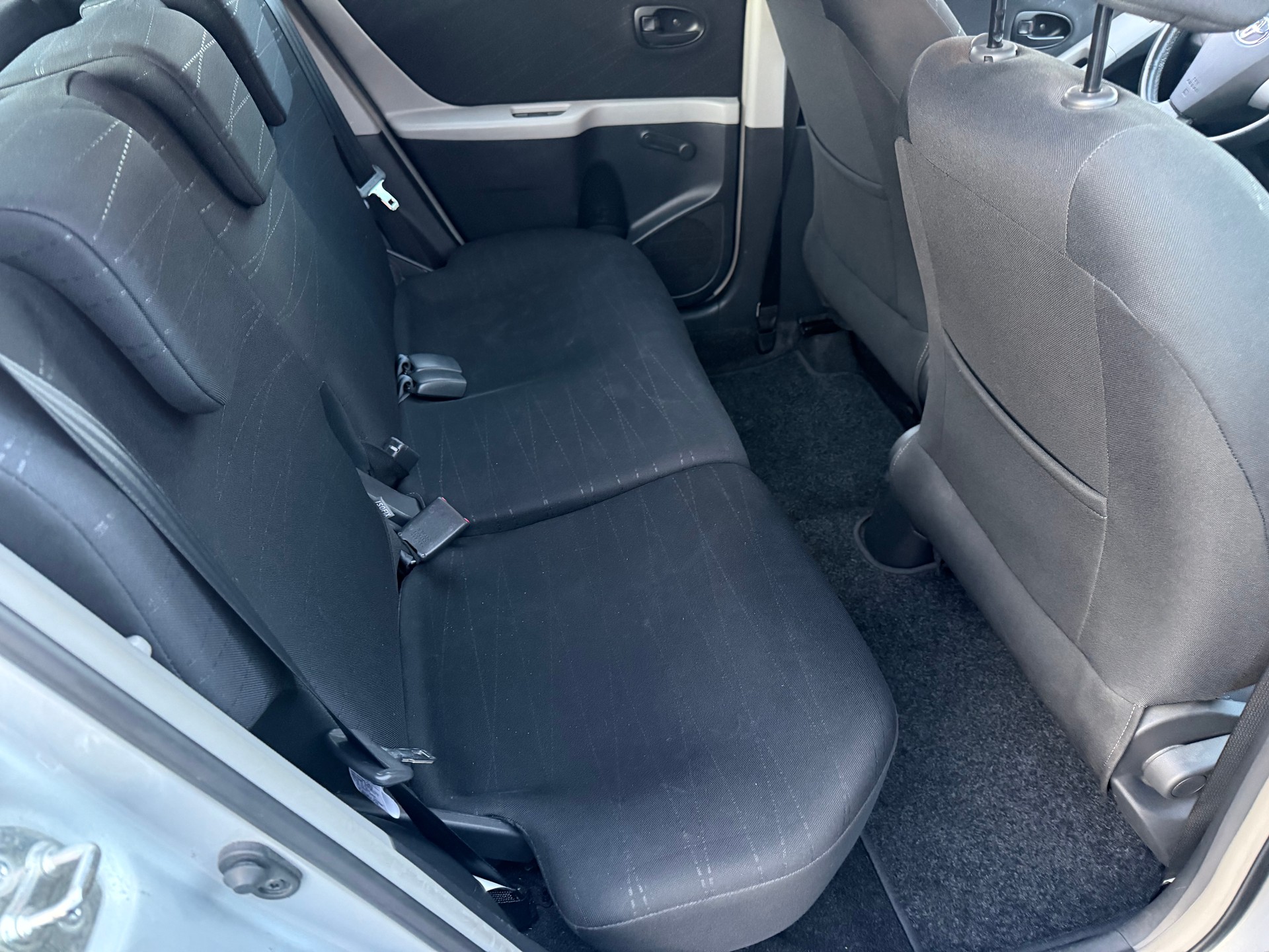 TOYOTA Yaris 1.3 Linea Luna-image-7