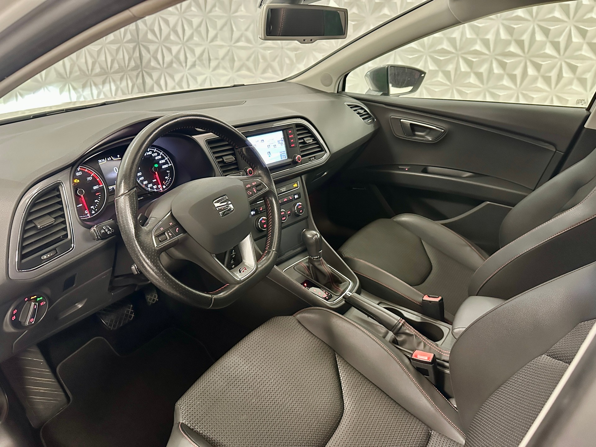 SEAT Leon 1.8 TSI FR DSG-image-10