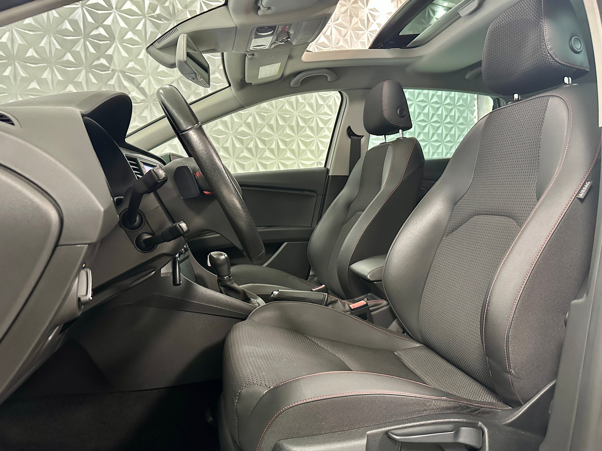 SEAT Leon 1.8 TSI FR DSG-image-11