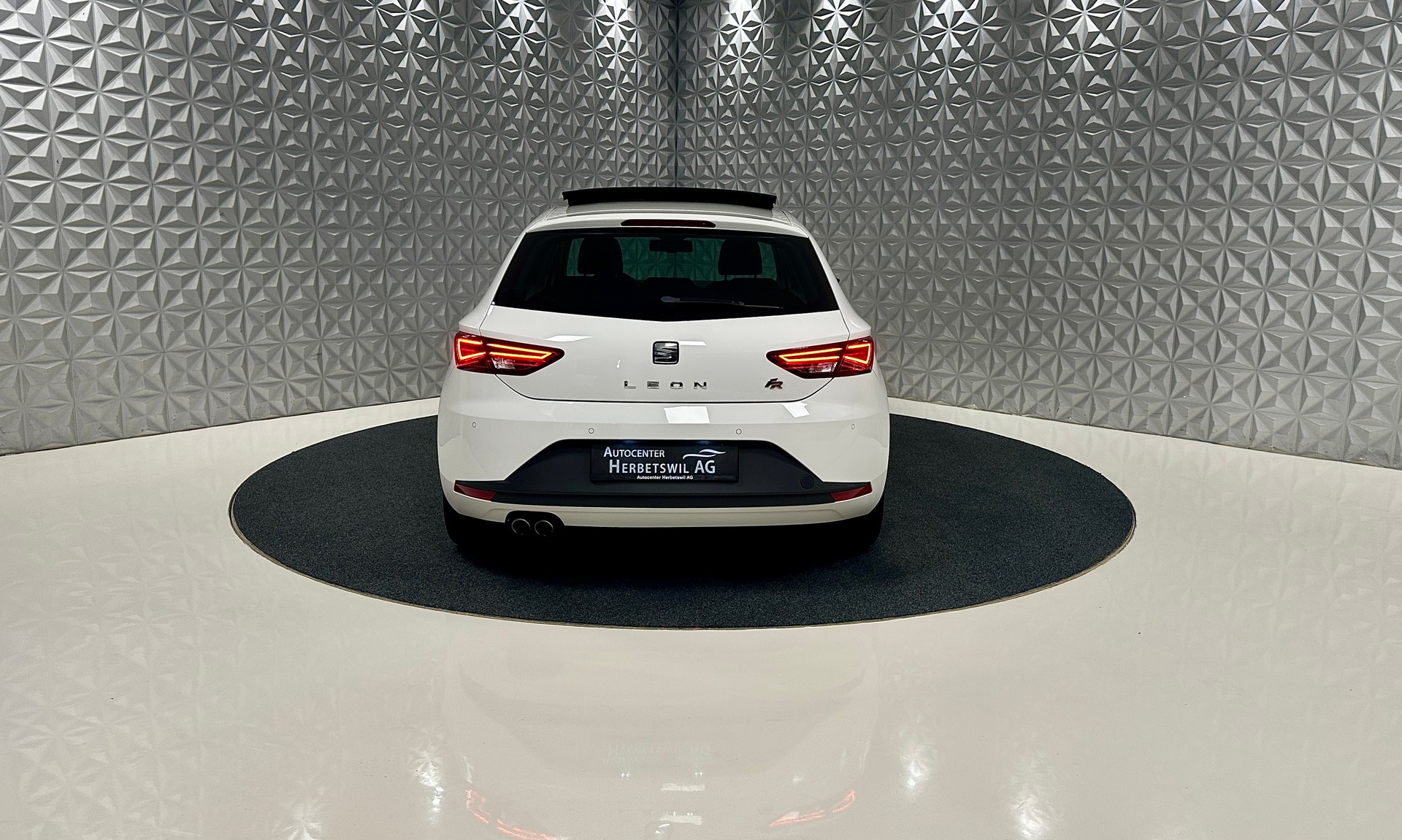 SEAT Leon 1.8 TSI FR DSG-image-5