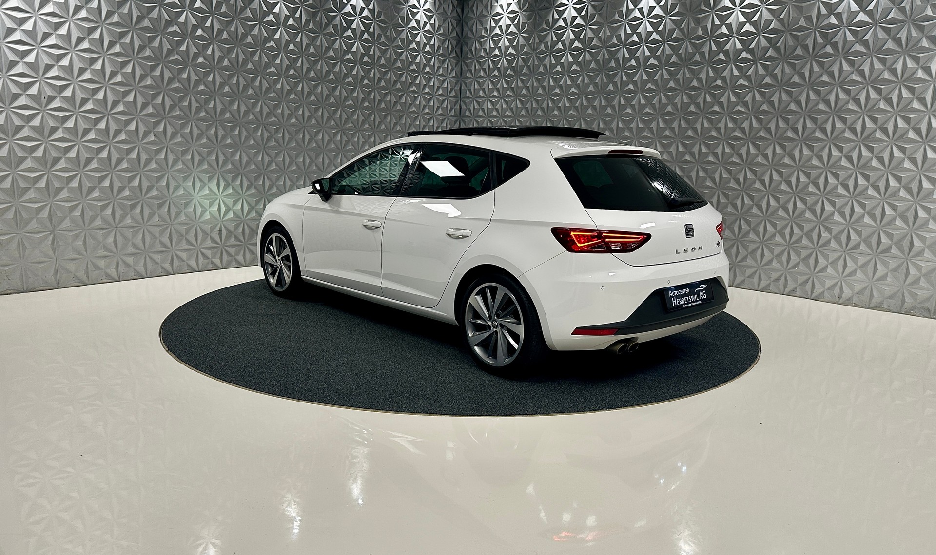 SEAT Leon 1.8 TSI FR DSG-image-6
