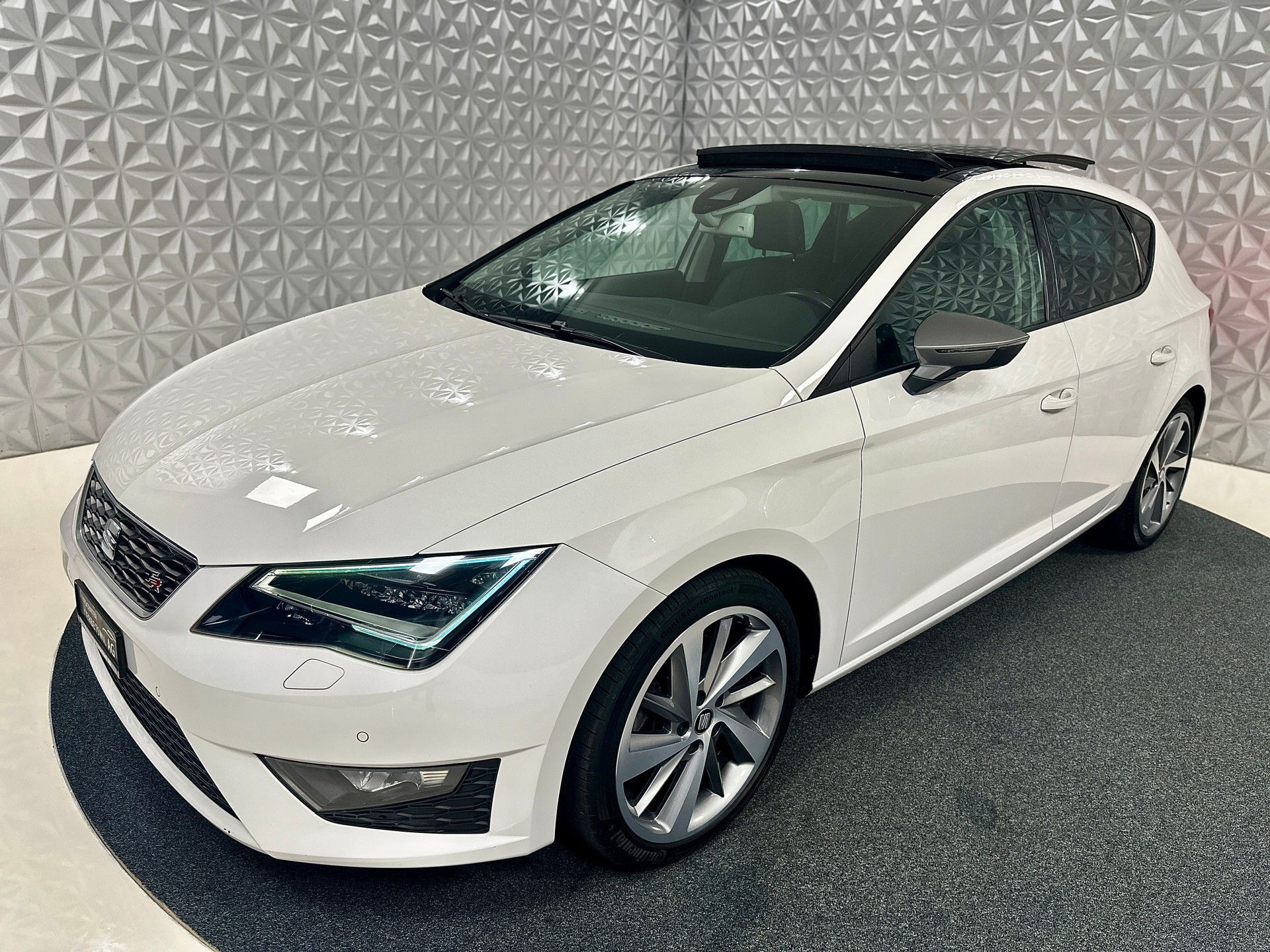 SEAT Leon 1.8 TSI FR DSG-image-8