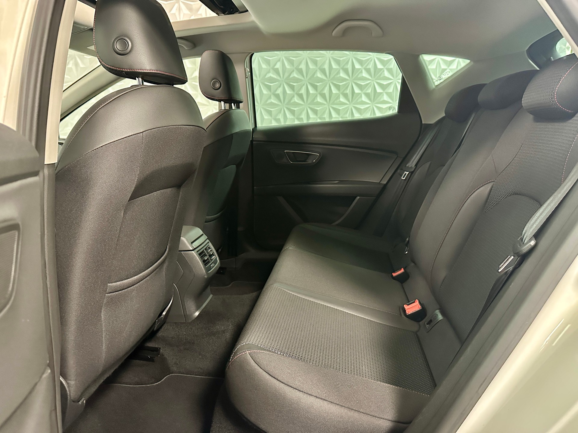 SEAT Leon 1.8 TSI FR DSG-image-13