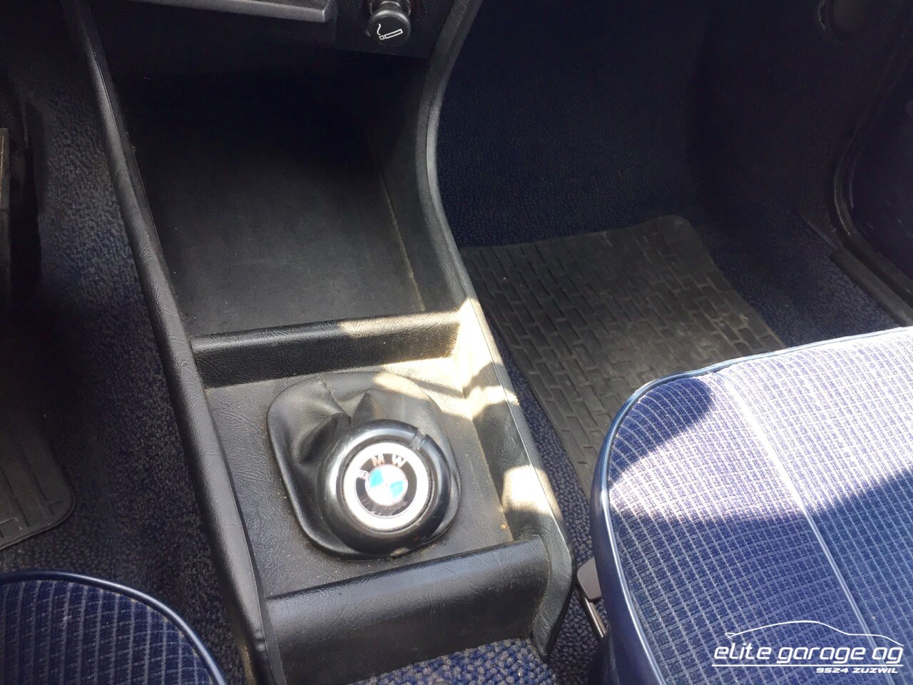 BMW 323 i-image-14