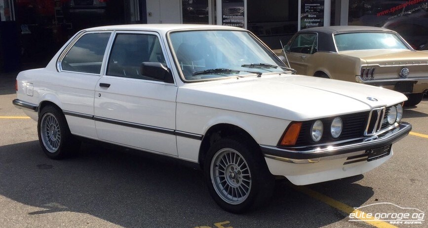 BMW 323 i-image-0