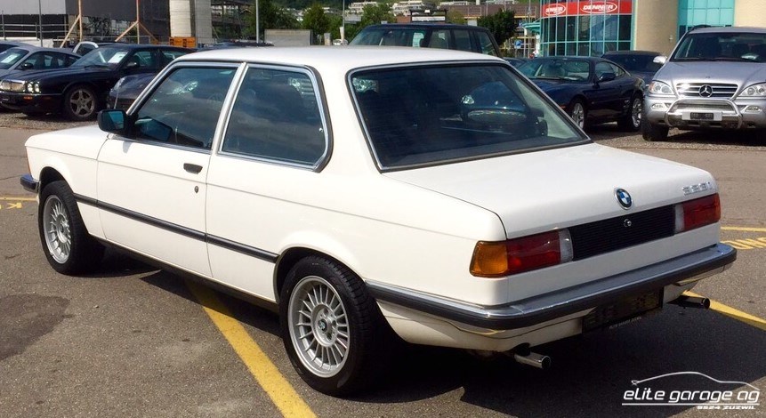 BMW 323 i-image-4