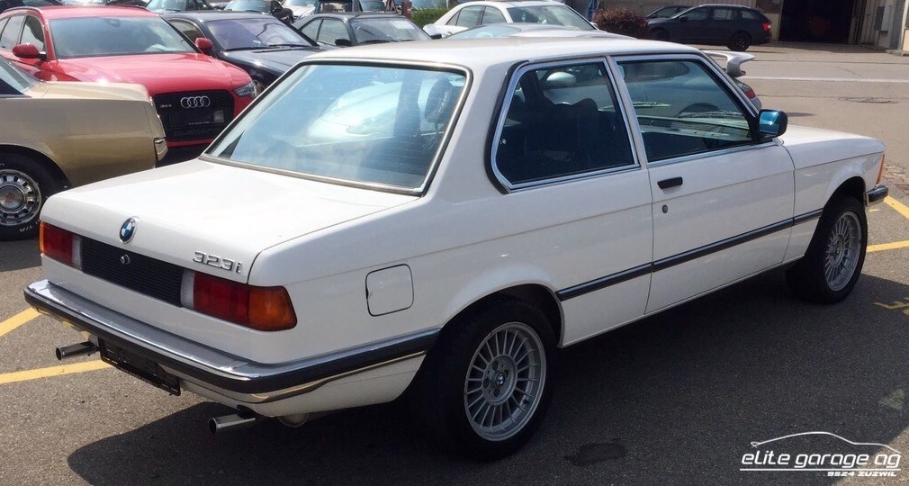 BMW 323 i-image-7