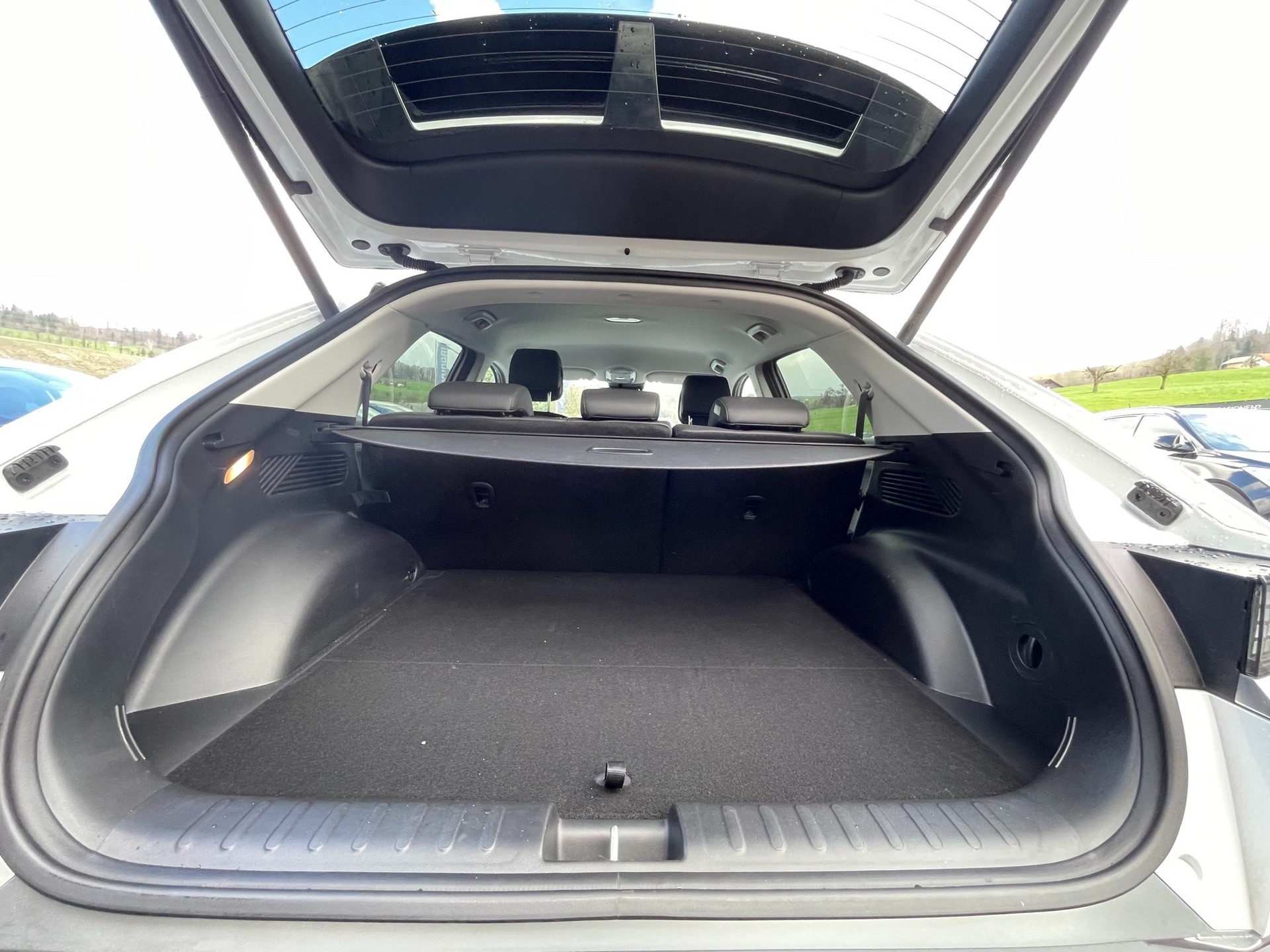 HYUNDAI Ioniq 5 72kWh First Edition 2WD-image-8