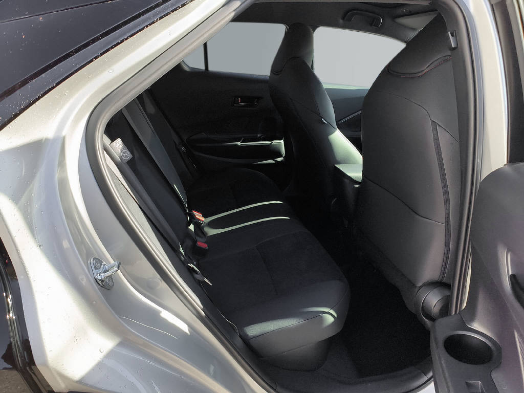 TOYOTA C-HR 2.0 PHEV GR Sport Premier-image-11