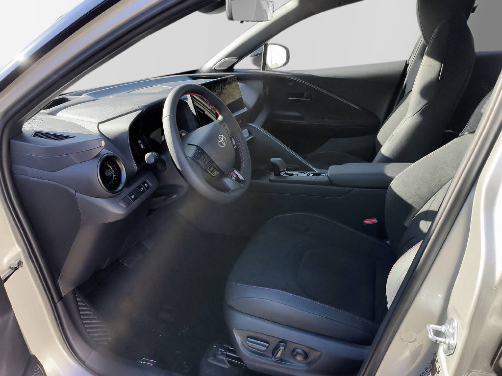 TOYOTA C-HR 2.0 PHEV GR Sport Premier-image-9
