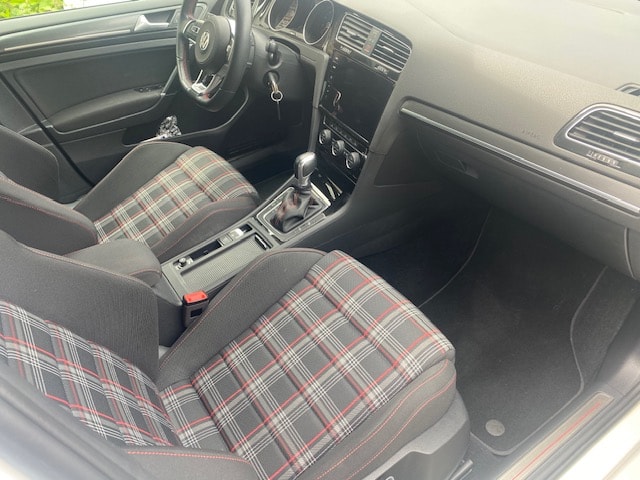 VW Golf 2.0 TSI GTI DSG-image-4
