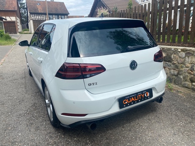 VW Golf 2.0 TSI GTI DSG-image-2