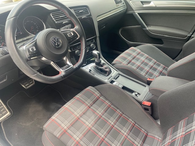 VW Golf 2.0 TSI GTI DSG-image-3