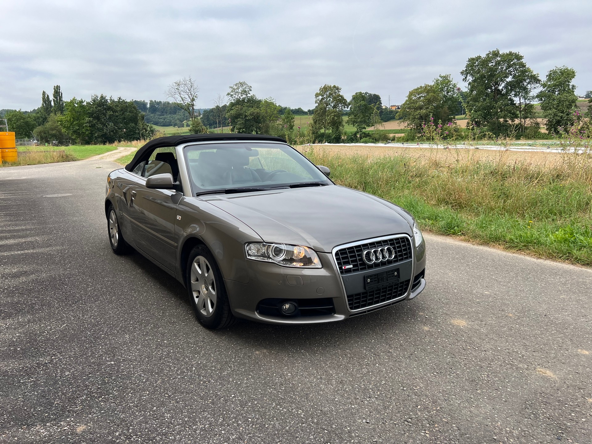 AUDI A4 Cabriolet 3.0 TDI quattro-image-1