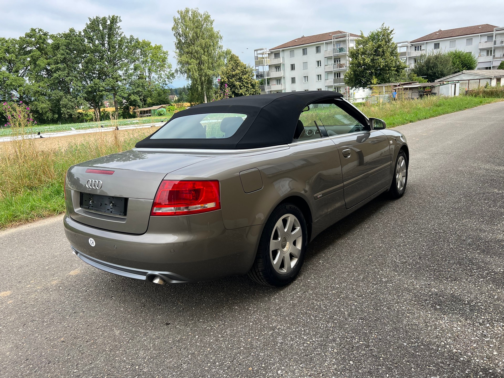AUDI A4 Cabriolet 3.0 TDI quattro-image-3