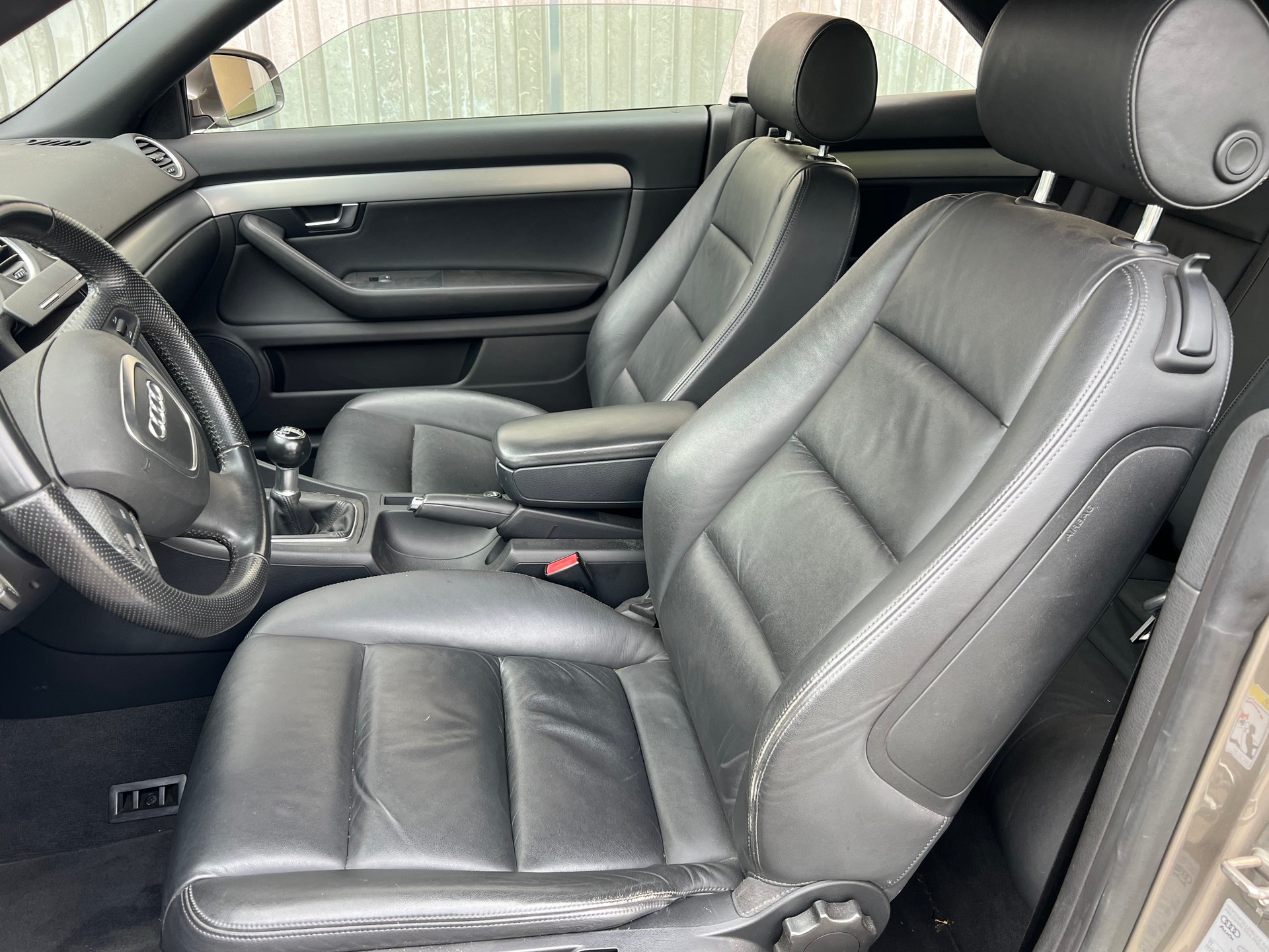AUDI A4 Cabriolet 3.0 TDI quattro-image-13