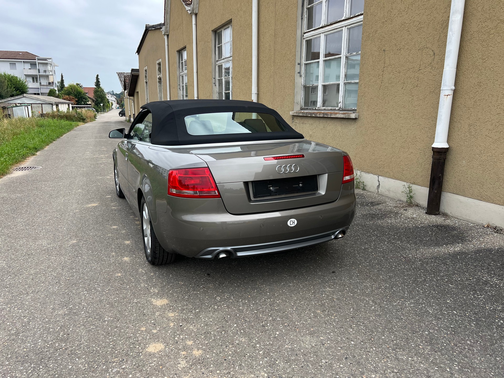 AUDI A4 Cabriolet 3.0 TDI quattro-image-5