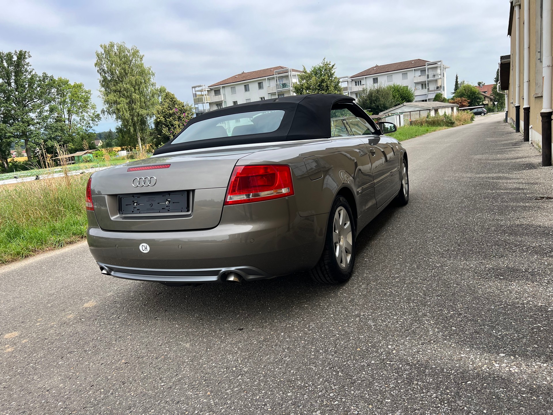 AUDI A4 Cabriolet 3.0 TDI quattro-image-6