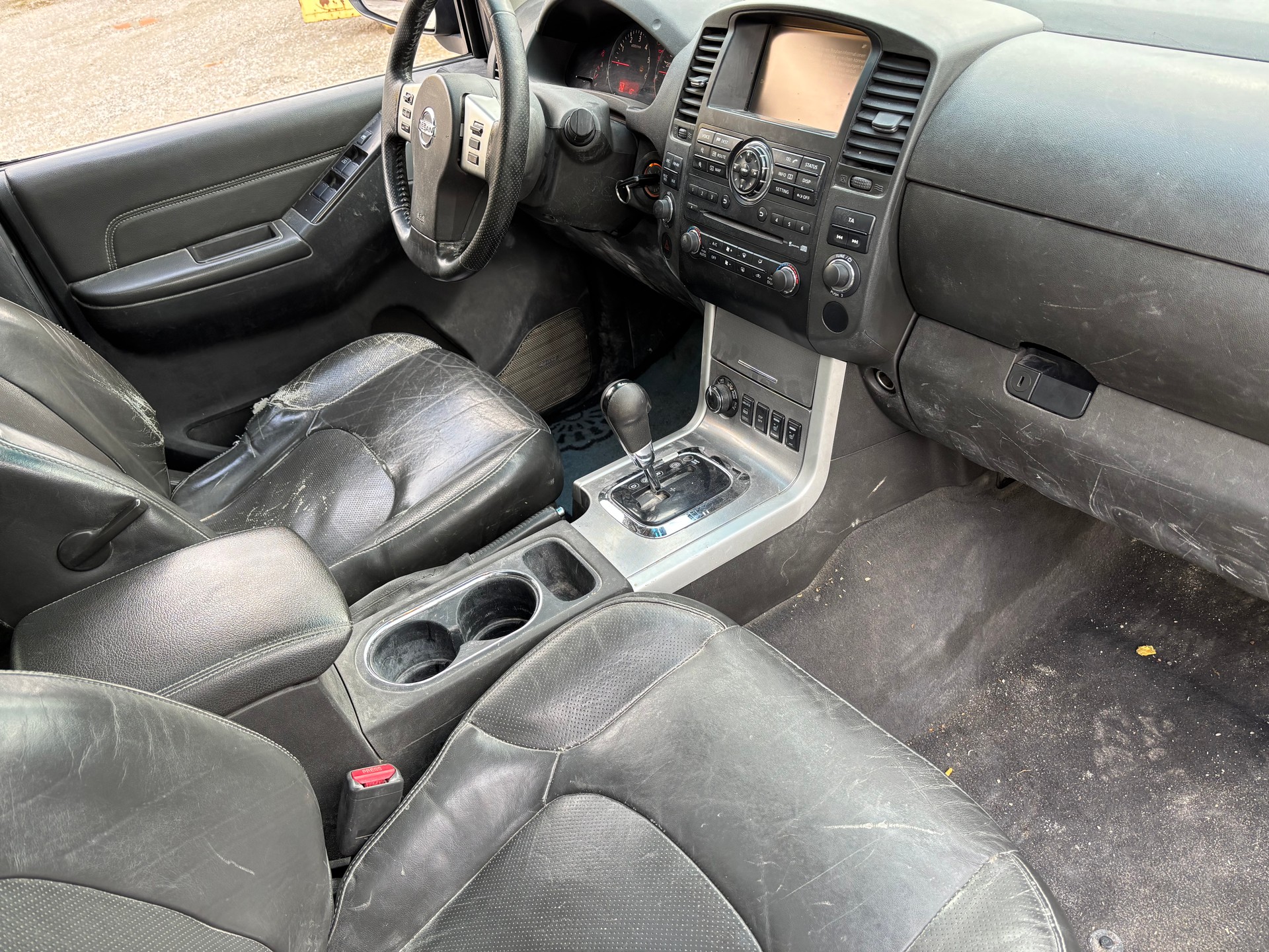 NISSAN Navara V6 Double Cab LE 3.0 dCi 4WD LB Automat-image-6
