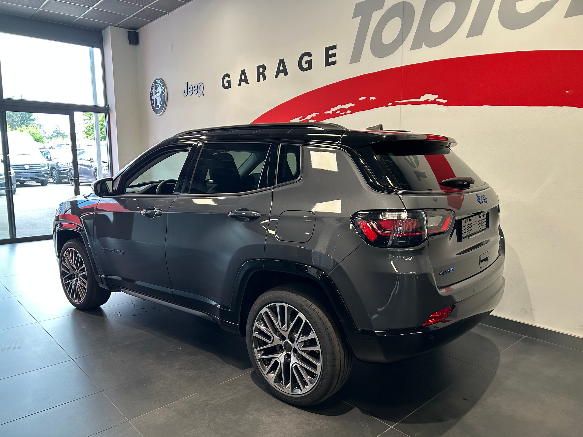 JEEP Compass 1.3 T PHEV Summit Sky AWD-image-15