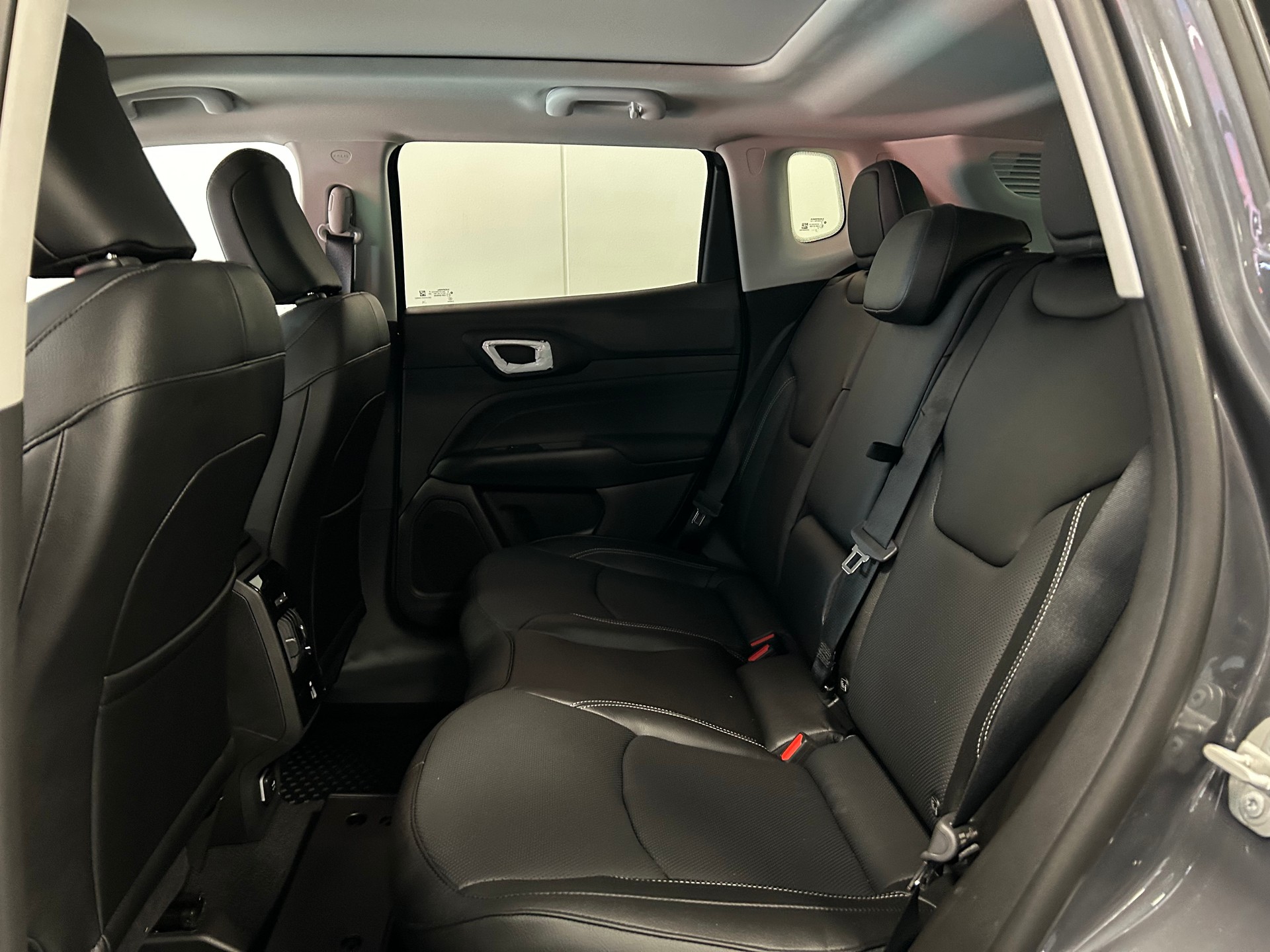 JEEP Compass 1.3 T PHEV Summit Sky AWD-image-11