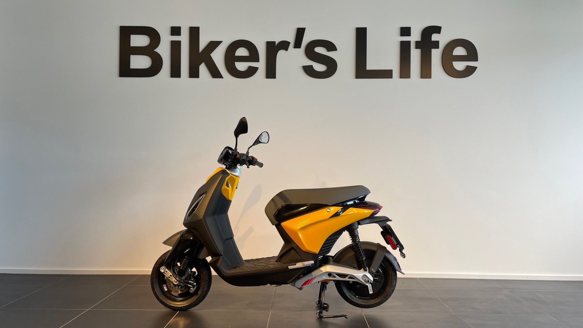 PIAGGIO 1 Active-showroom-element-1