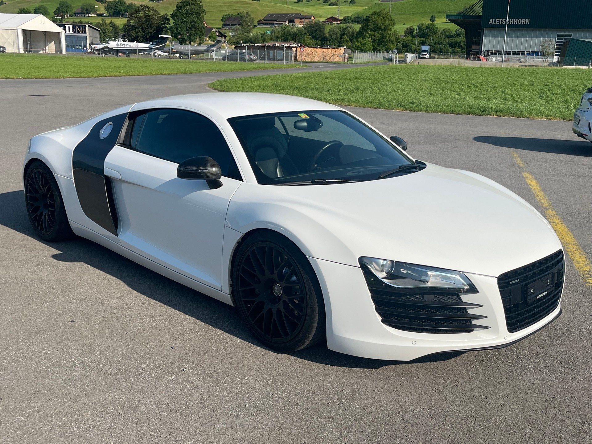 AUDI R8 Coupé 4.2-image-2
