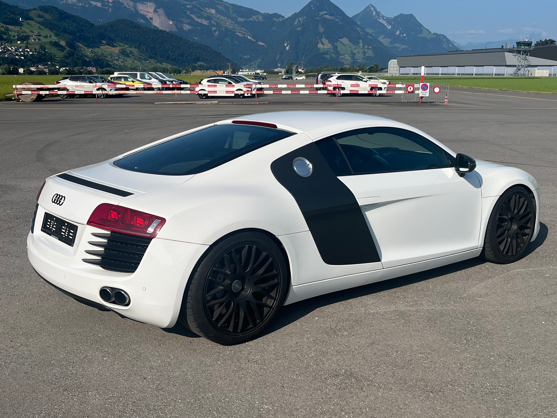 AUDI R8 Coupé 4.2-image-9