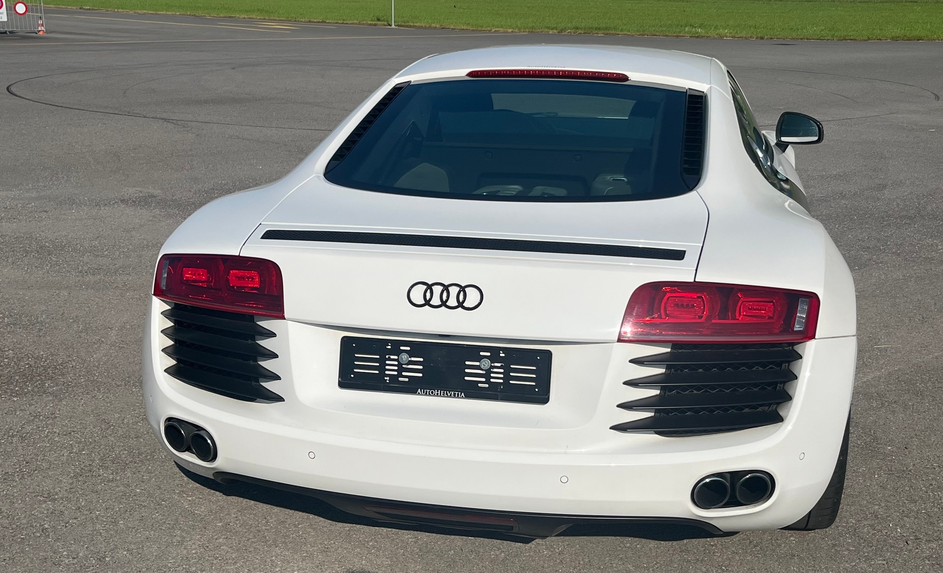 AUDI R8 Coupé 4.2-image-10