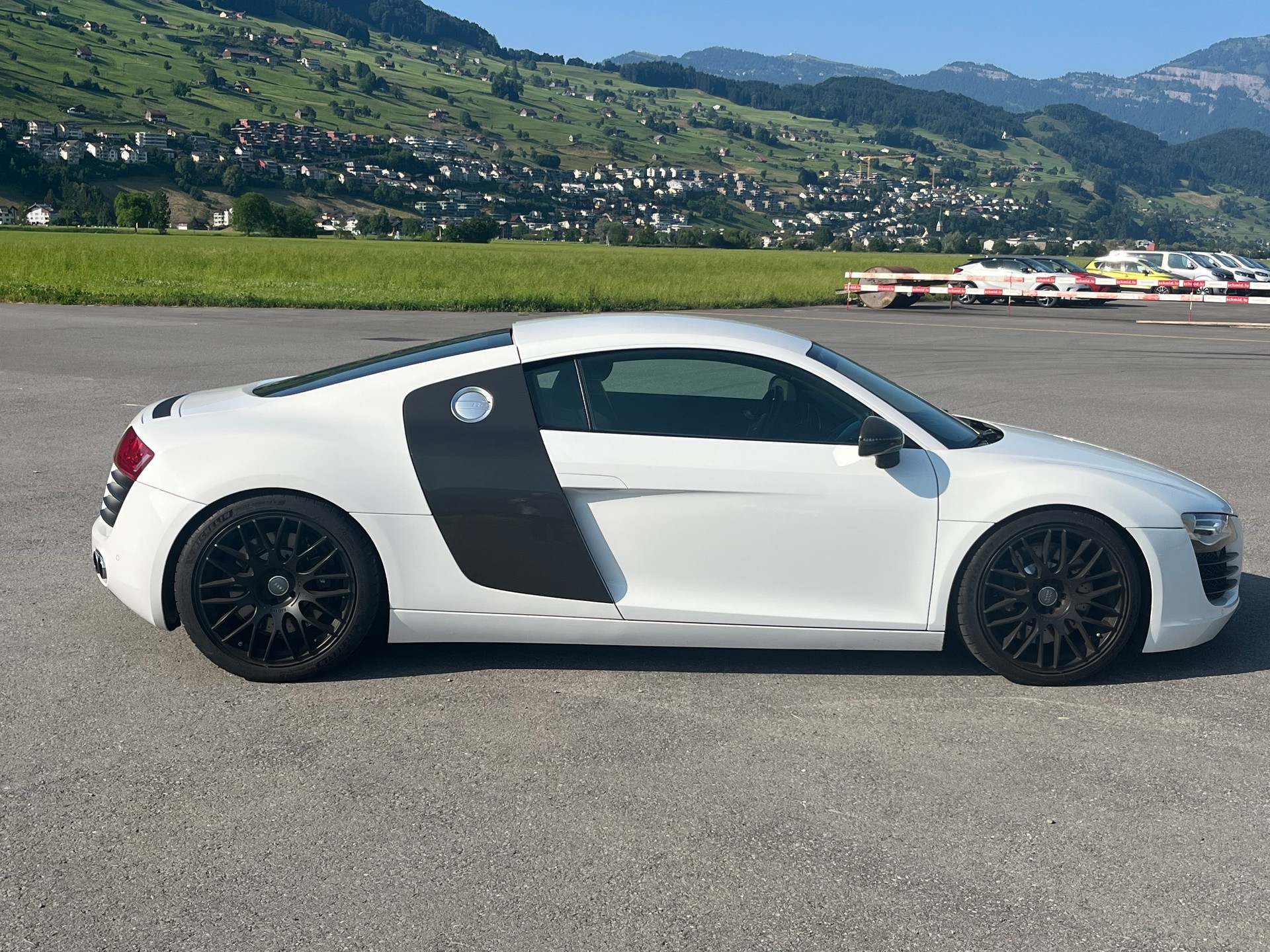 AUDI R8 Coupé 4.2-image-8