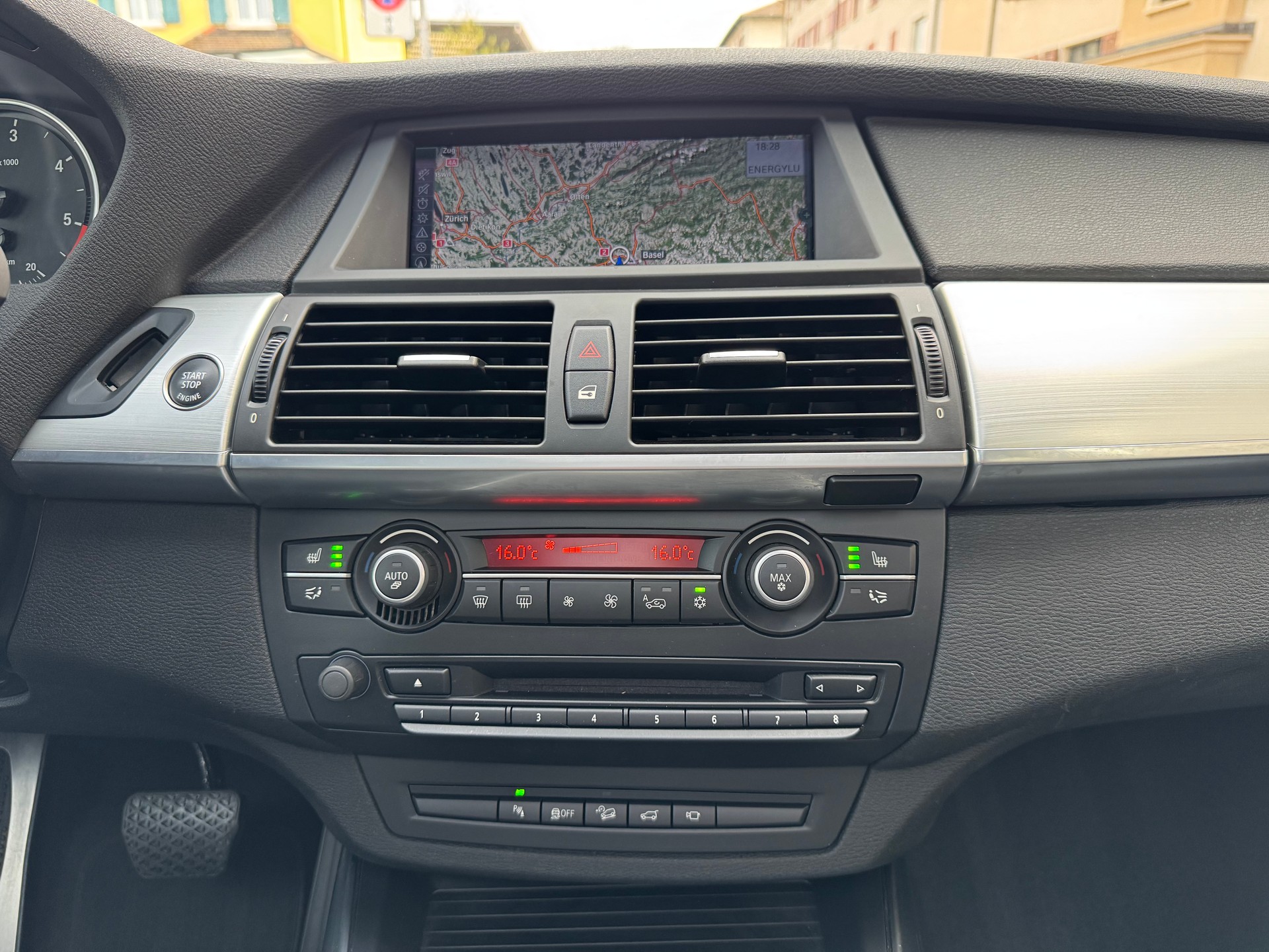 BMW X5 xDrive 40d Steptronic M-Sport-image-18