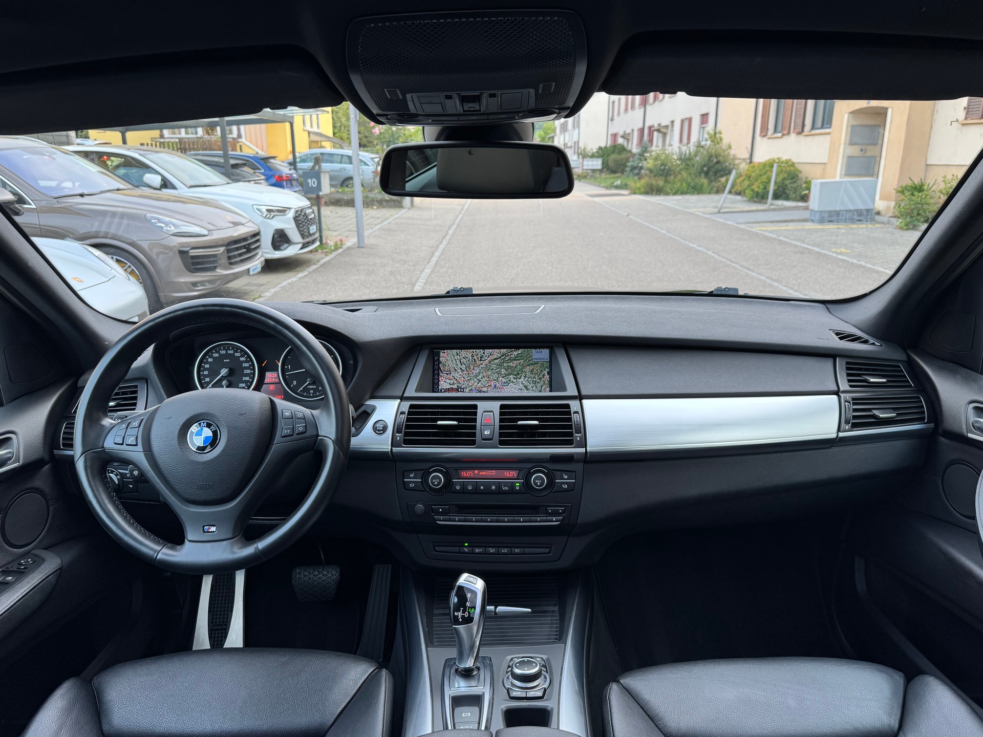 BMW X5 xDrive 40d Steptronic M-Sport-image-16