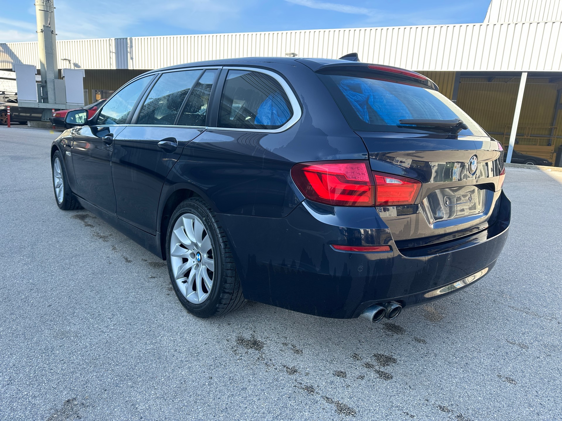 BMW 520d Touring-image-4