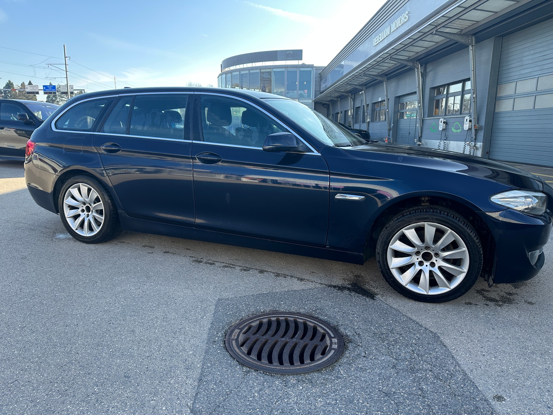 BMW 520d Touring-image-5