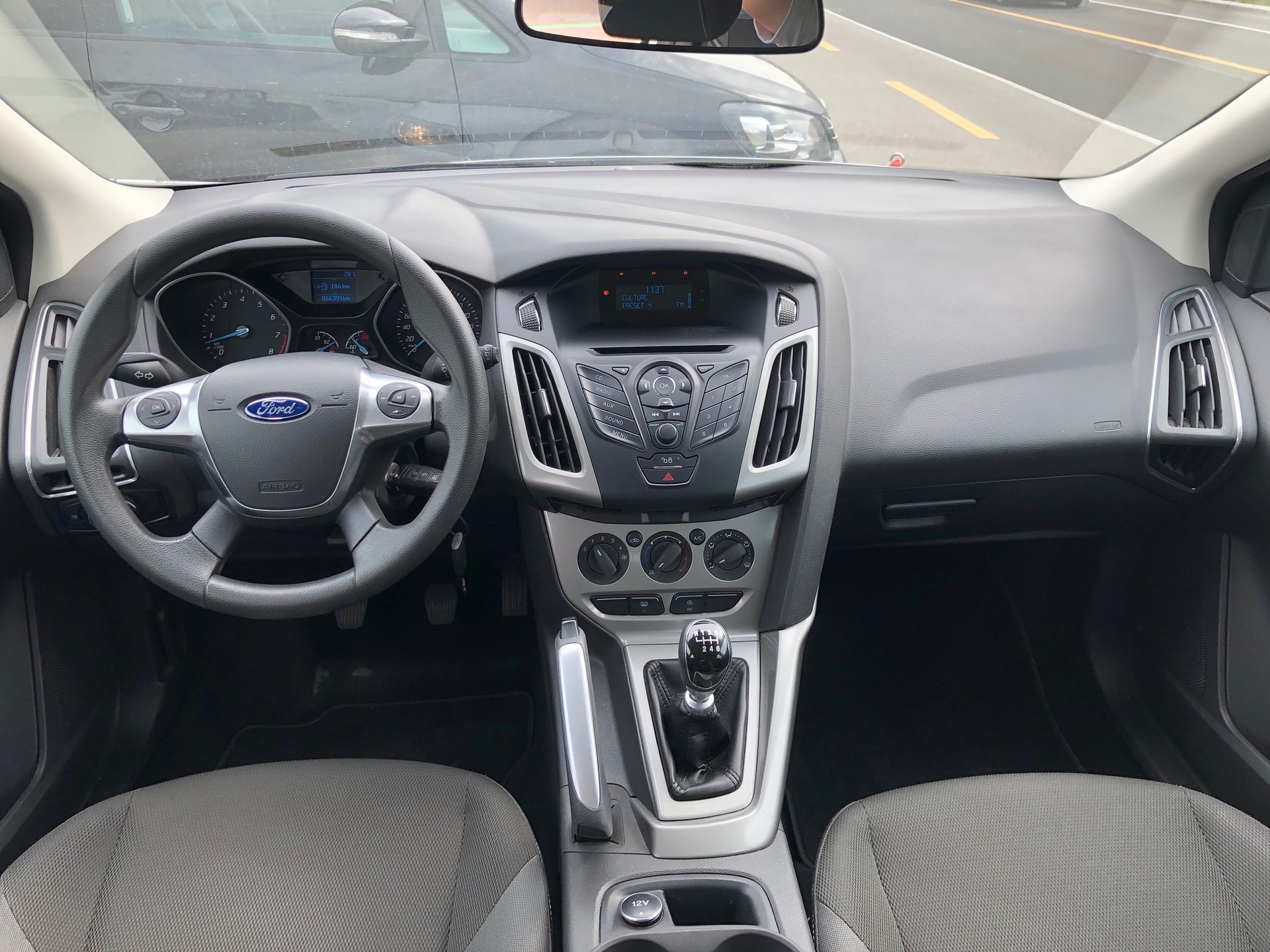FORD Focus 1.0 SCTi Trend-image-9